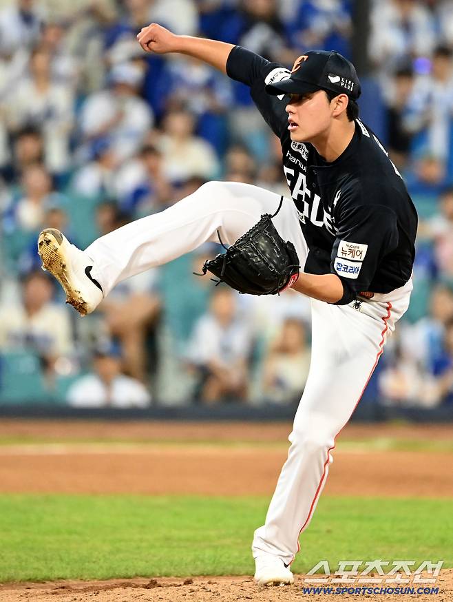 6일 대구 삼성라이온즈파크에서 열린 한화와 삼성의 경기, 6회말 2사 2루 한화 문동주가 삼성 구자욱을 삼진으로 잡아내고 있다. 대구=허상욱 기자wook@sportschosun.com/2025.09.06/