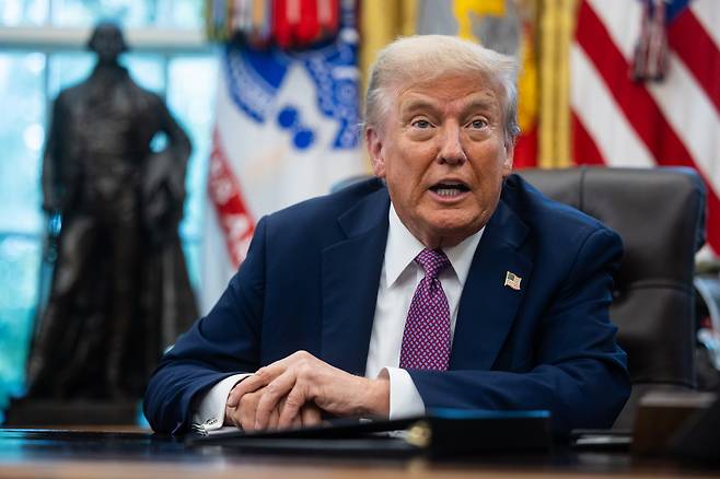 도널드 트럼프 미국 대통령이 5일 백악관에서 행정명령에 서명한 뒤 발언하고 있다. /UPI 연합뉴스