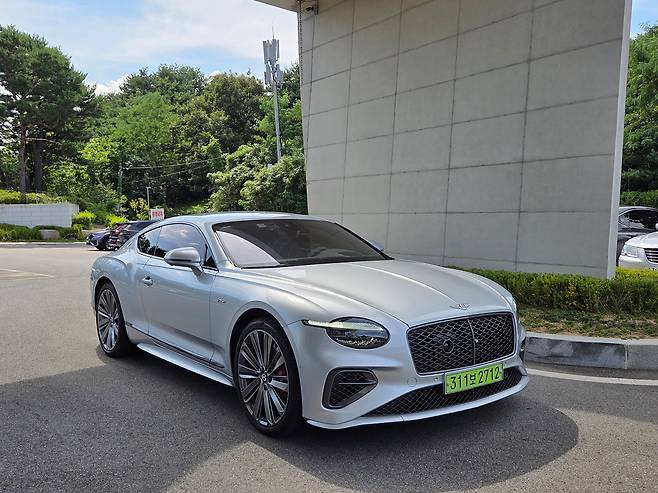 벤틀리 더 뉴 컨티넨탈 GT 스피드. /권유정 기자