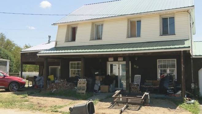 미국 펜실베이니아주의 한 주택 지하실에 감금됐던 5~14세 아이 5명이 지난달 8일(현지시간) 구출됐다. 사진=WTAE