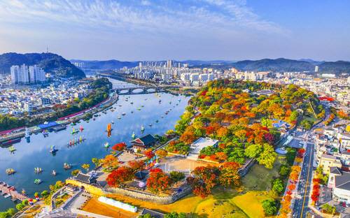 단풍 든 진주성 가을. 연합뉴스