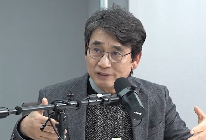 유튜브 채널 ‘매불쇼’에 출연한 유시민 작가. [사진 출처 = ‘매불쇼’ 유튜브 영상 캡처]