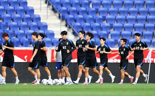 한국 축구 국가대표팀이 5일(현지시간) 미국 뉴저지주 해리슨 스포츠일러스트레이티드 스타디움에서 공식 훈련을 실시하고 있다. 사진= 연합뉴스 제공