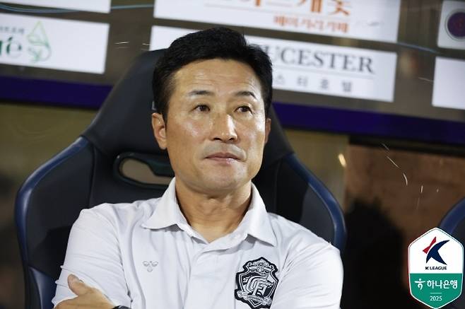 이을용 감독이 경남 FC에서 마지막 경기를 치렀다. 사진=한국프로축구연맹