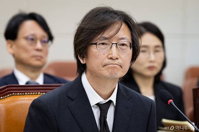 (서울=뉴스1) 유승관 기자 = 주병기 공정거래위원장 후보자가 5일 서울 여의도 국회에서 열린 인사청문회에 출석해 굳은 표정으로 의원 질의를 경청하고 있다. 2025.9.5/뉴스1  Copyright (C) 뉴스1. All rights reserved. 무단 전재 및 재배포,  AI학습 이용 금지. /사진=(서울=뉴스1) 유승관 기자