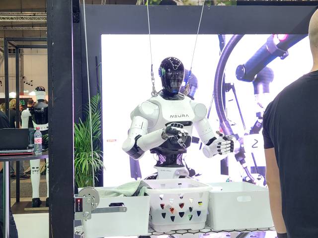 독일의 로봇 기업 뉴라로보틱스가 IFA 2025에서 전시한 휴머노이드 로봇 '4NE1'. 노우리 기자