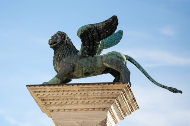 베네치아 산마르코 광장에 있는 날개 달린 사자 조각상. 신화 연합뉴스