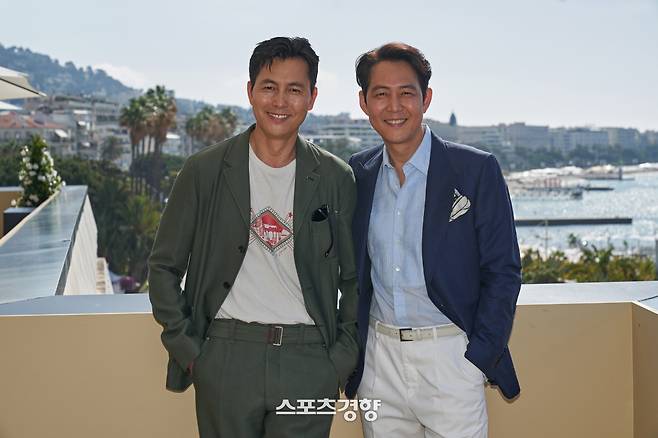 배우 정우성(왼쪽)과 이정재. 경향신문 자료사진