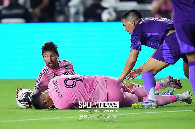 ▲ 인터 마이애미는 9월 1일 미국 워싱턴주 시애틀의 루멘 필드에서 열린 시애틀과 2025 리그스컵 결승에서 0-3으로 몰패했다. 이 대회에서 2023년 정상에 오른 마이애미는 2년 만에 시상대 맨 위 칸을 재겨냥했지만 적지에서 힘 한 번 쓰지 못하고 3골 차 대패로 물러섰다.&nbsp;