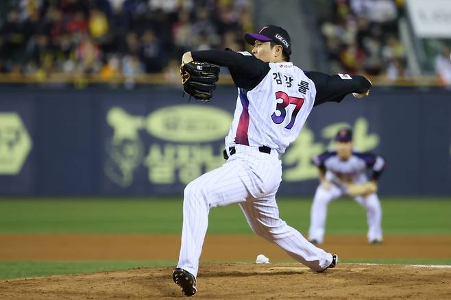LG 트윈스 베테랑 불펜 투수 김강률. /사진=LG 트윈스 제공