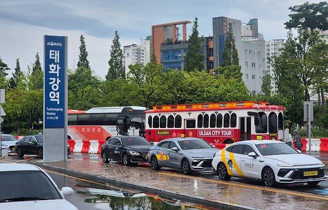 태화강역에 시티투어 버스가 정차해 있다. 울산매일 포토뱅크