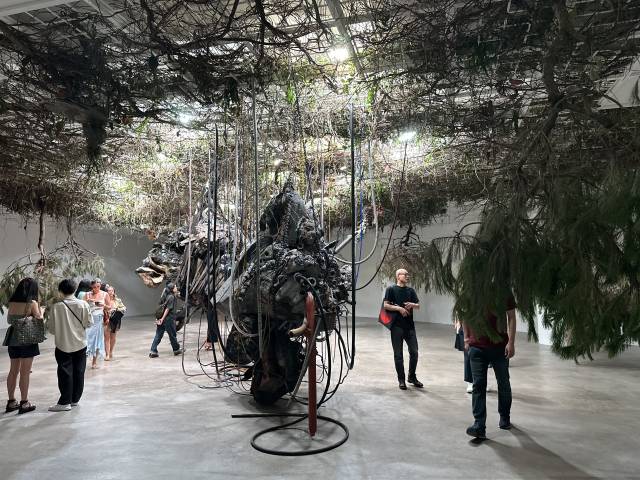 '삼청 나잇'에서 만난 아트선재센터의 아드리안 비야르 로하스의 첫 한국 개인전 '적군의 언어' 전시장 모습. 김은영 기자 key66@