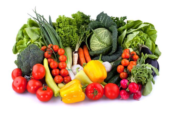 각종 채소와 과일은 식이 섬유 등 영양소가 풍부해 혈관 건강에 좋은 식품으로 첫 손에 꼽힌다. [사진=클립아트코리아]