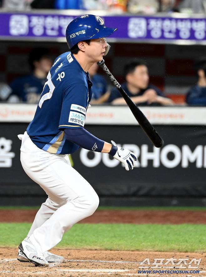 3일 대전 한화생명볼파크에서 열린 NC와 한화의 경기, 7회초 2사 1,3루 NC 박건우가 1타점 동점타를 치고 있다.  대전=허상욱 기자wook@sportschosun.com/2025.09.03/