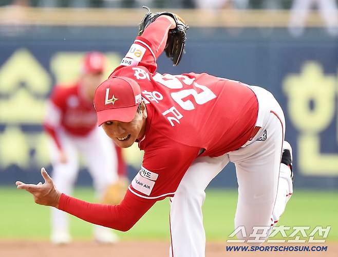 7일 서울 잠실구장에서 열린 SSG-LG전. SSG 선발투수로 마운드에 오른 김광현.  잠실=정재근 기자 cjg@sportschosun.com/2025.9.7/
