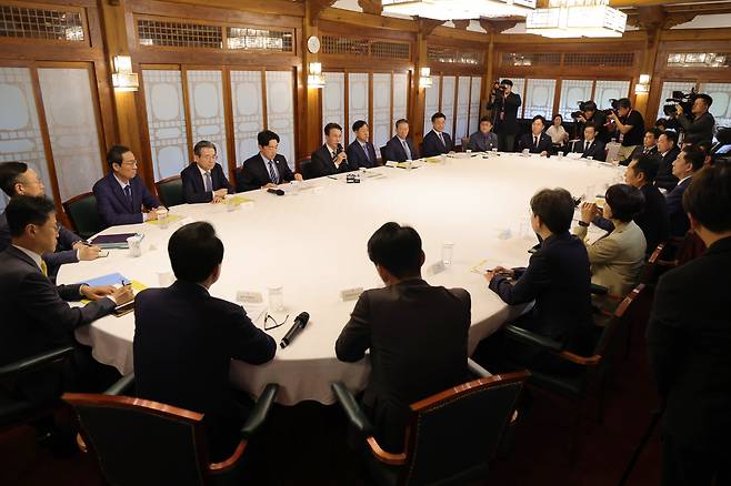 김민석 국무총리가 7일 서울 종로구 삼청동 국무총리 서울공관에서 열린 제3차 고위당정협의회에서 발언하고 있다. (공동취재)/뉴스1