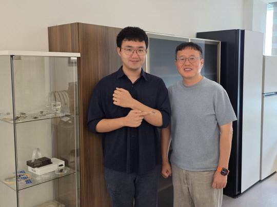 한국과학기술원 바이오및뇌공학과 전재훈(왼쪽) 박사과정과 정기훈 교수. 한국과학기술원 제공