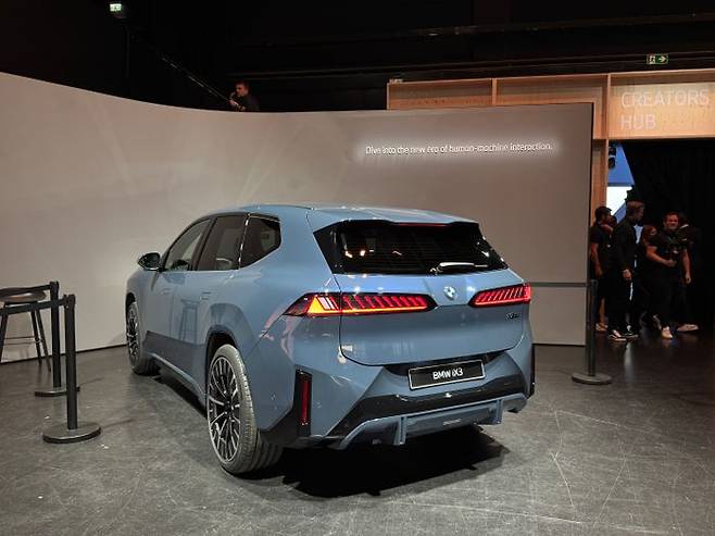 BMW iX3 후면 ⓒ데일리안 편은지 기자