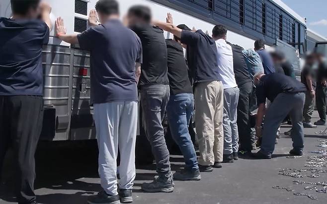 美 이민당국이 공개한 현대차-LG엔솔 이민단속 사진 (출처=ICE 홈페이지)