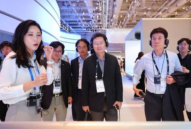 이상일 용인특례시장이 독일 IFA 2025를 참관했다. 사진제공=용인시