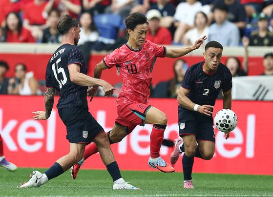 6일(현지시간) 미국 뉴저지주 해리슨 스포츠일러스트레이티드 스타디움에서 열린 한국 대 미국 친선경기에서 이재성이 드리블 돌파를 하고 있다. 연합뉴스