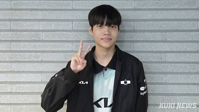 ‘시우’ 전시우가 7일 오후 3시 서울 종로구 롤파크 LCK 아레나에서 열린 ‘2025 LCK’ 플레이-인 최종전 농심 레드포스와 경기가 끝난 뒤 쿠키뉴스와 인터뷰하고 있다. 김영건 기자