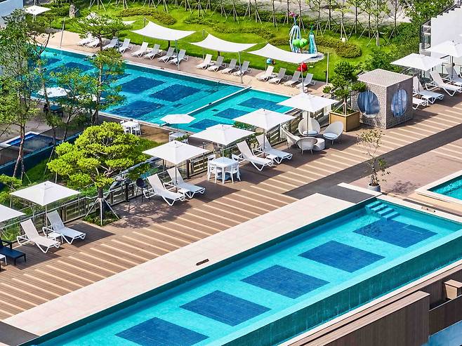 북한산 안토에는 4개의 실내·외 풀이 조성돼 있다.