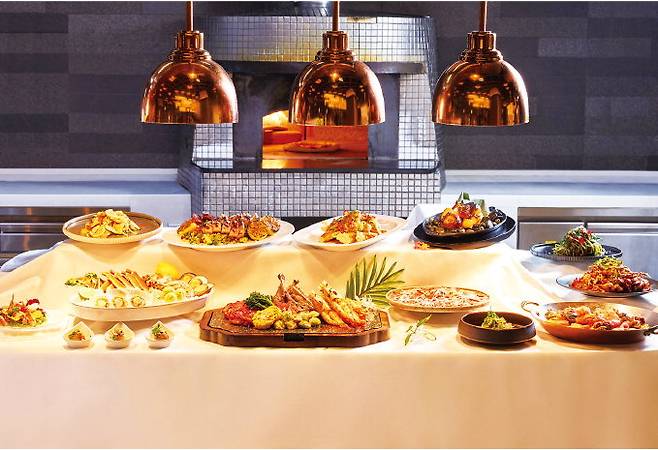 올데이 다이닝 뷔페 레스토랑 우디플레이트.