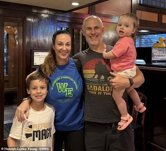 [서울=뉴시스]살을 뺀 후 결혼해서 두 아이를 출산한 한나 컬리 영과 그의 가족. (사진 출처: MSN 캡쳐) 2025.09.05.