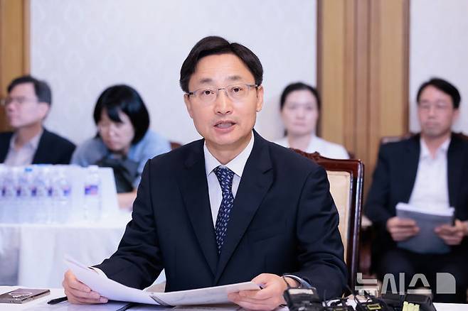 [세종=뉴시스] 임광현 국세청장이 7일 오후 정부서울청사에서 열린 부동산 관계장관회의에 참석해 발언을 하고 있다.(사진 : 국세청 제공) 2025.9.7.