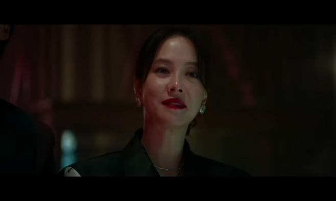 배우 송지효가 오랜만에 본업 모먼트를 뽐냈다. ‘컨피던스맨 KR’ 캡처