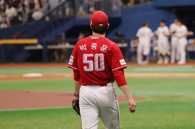 ▲ 리그 역사상 가장 어려운 도전에 절실하게 나서고 있는 박종훈 ⓒSSG 랜더스