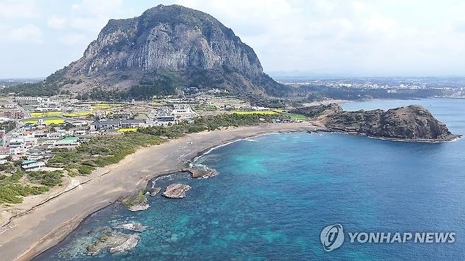 제주 설쿰바당과 해안사구 [연합뉴스 자료 사진]