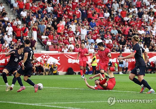 추가골 넣는 이동경 (해리슨[미국 뉴저지주]=연합뉴스) 윤동진 기자 = 6일(현지시간) 미국 뉴저지주 해리슨 스포츠일러스트레이티드 스타디움에서 열린 한국 대 미국 친선경기에서 한국 이동경이 추가골을 넣고 있다. 2025.9.7 mon@yna.co.kr