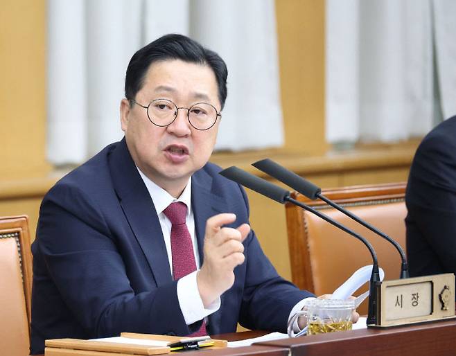 이장우 대전시장이 8일 대전시 주간업무회의에 참석해 발언을 하고 있다. 사진제공은 대전시