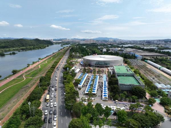 진주시가 문화체육관광부가 주최하는 '2026 아시아 이스포츠 대회' 개최 도시 공모에서 우선협상대상자로 선정됐다. 사진은 경기가 열리게 될 실내체육관 전경. / 진주시