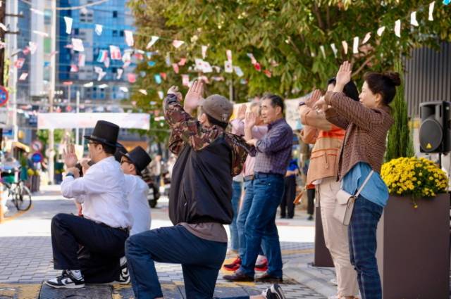또따또가 거리 공연 모습. 또따또가 제공