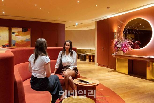 롯데백화점은 이달 프랑스 파리의 대표 럭셔리 백화점인 ‘갤러리 라파예트’와 VIP 서비스 제휴를 맺었다. [사진 = 롯데백화점 제공]