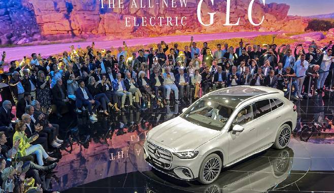 9월 7일(현지시간) 독일 뮌헨에서 열린 IAA 메르세데스-벤츠 프리 나이트 행사에서 공개된 GLC 위드 EQ 테크놀로지 (사진=한국자동차기자협회)