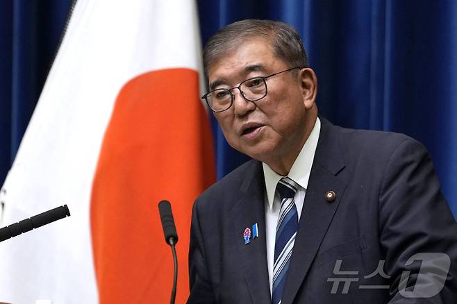 이시바 시게루 일본 총리가 7일 오후 일본 도쿄 총리 관저에서 열린 긴급 기자회견에서 사임을 공식 선언하고 있다. ⓒ AFP=뉴스1