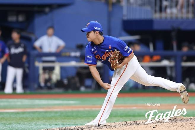 한화 정우주가 28일 서울 고척스카이돔에서 열린 2025 KBO리그 정규시즌 키움전에서 역투하고 있다. 사진 | 한화 이글스