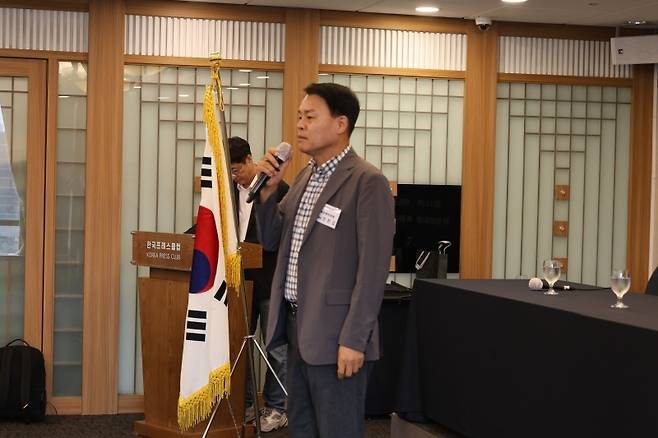 문경 아시아정구선수권대회 조직위원장인 장한섭 대한정구협회 실무 부회장이 인사말을 하고 있다. 대한정구협회 제공