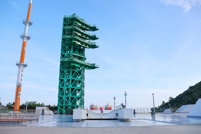 높이 48m에 달하는 나로우주센터 제2발사대. 한국항공우주연구원 제공