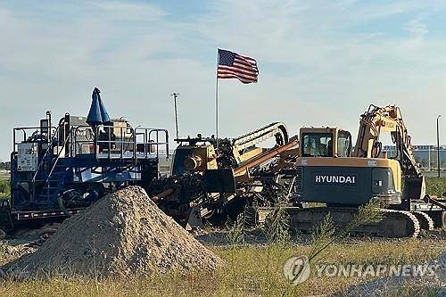 미국 조지아주 현대-LG엔솔 합작 배터리 공장 건설현장에 남겨진 중장비들. AP=연합뉴스
