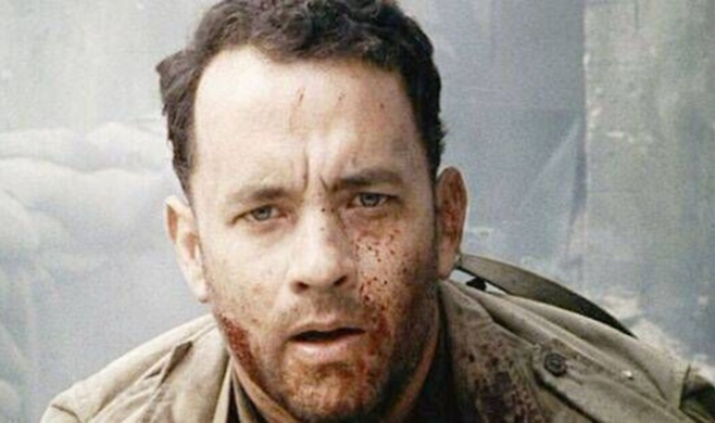 미국 육군사관학교인 웨스트포인트 동문회가 배우 톰 행크스에게 공로상을 주기로 했다가 시상식을 돌연 취소했다. [사진출처 = 영화 ‘라이언 일병 구하기’ 영상 캡처]