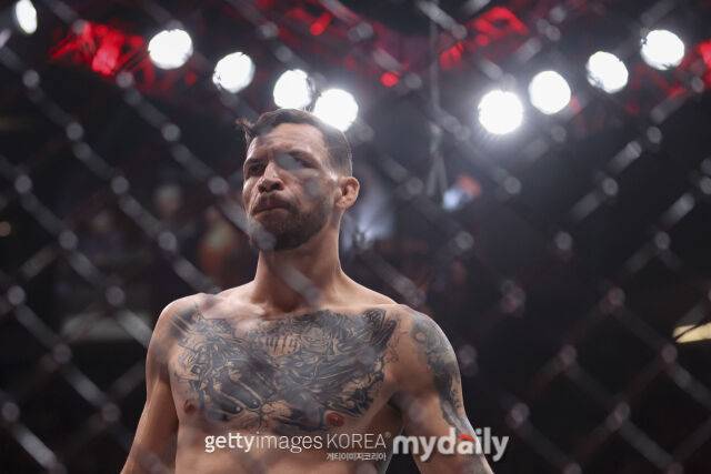 UFC에서의 첫 패배를 당한 마우리시오 루피./게티이미지코리아