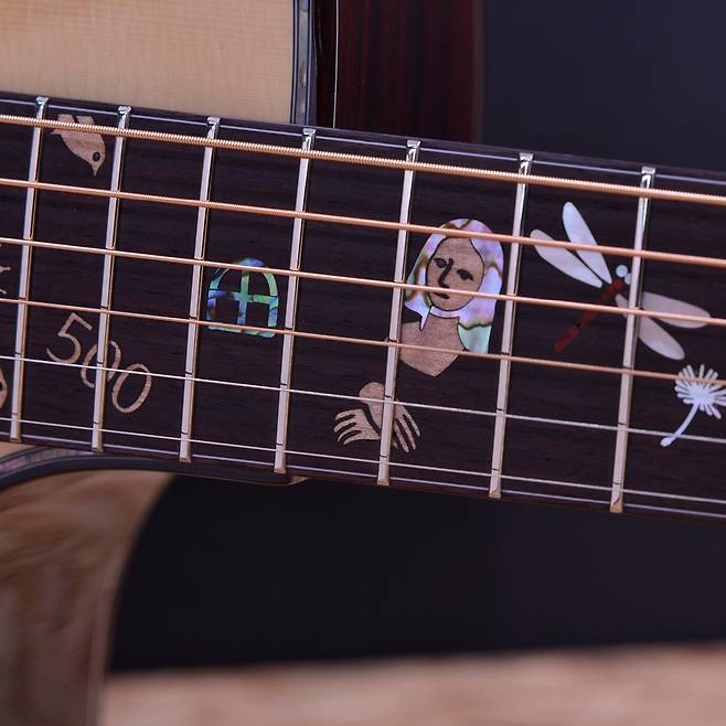 가왕 조용필의 커스텀 기타 [크래프터 코리아 제공]