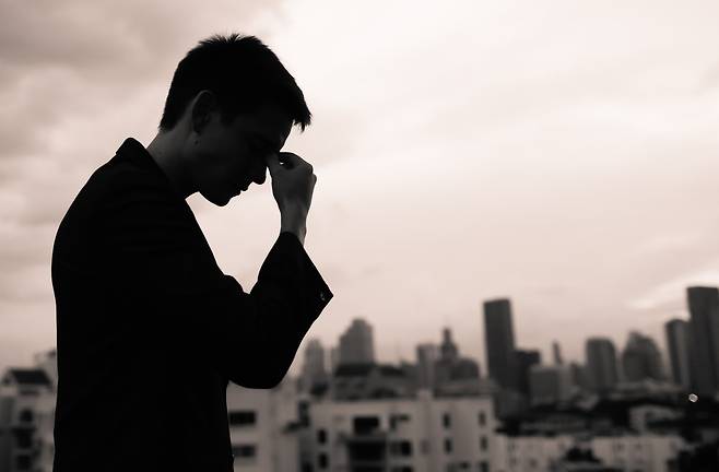 국민 10명 중 7명이 일하는 서비스업이 흔들리면 고용 불안과 소비 위축의 악순환이 심화된다. 게티이미지