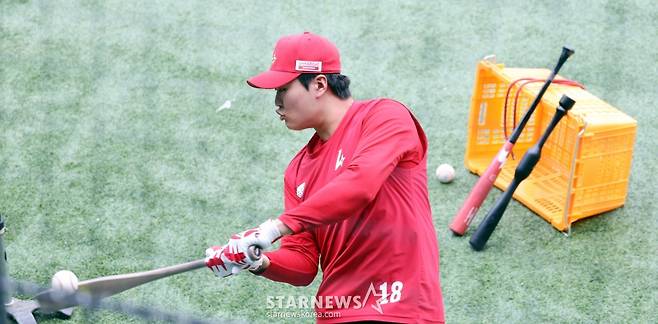 [영상]'랜더스 차세대 홈런공장장' 고명준, 타격훈련3종세트