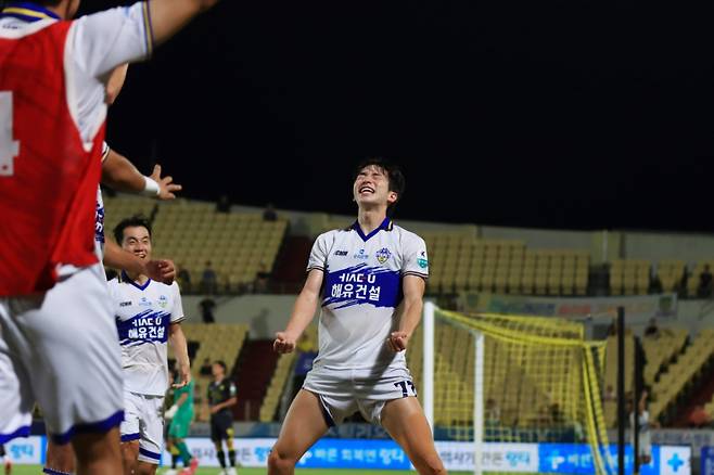 정마호가 득점 후 포효하고 있다. /사진=충남아산FC 제공